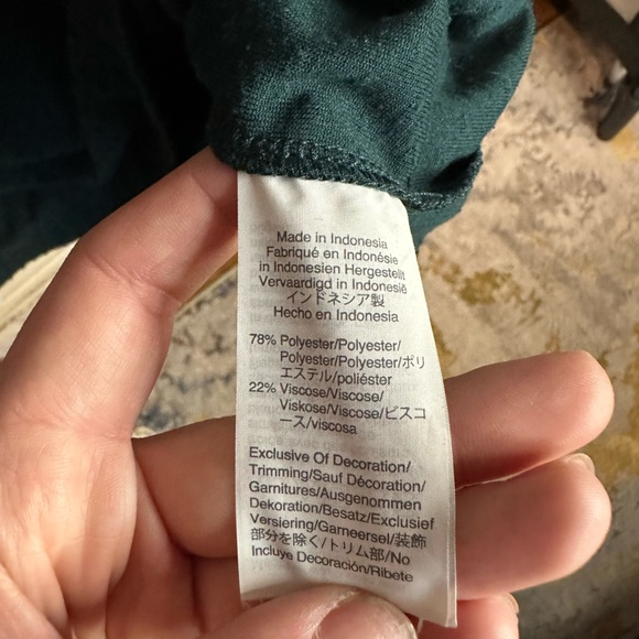 Texture and thread Madewell Green ruffle mock neck blouse top size Medium (6-8) - Picture 5 of 8